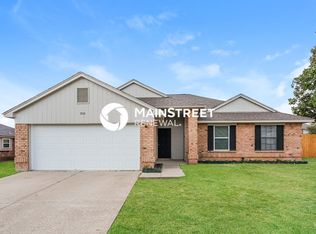 900 Blewitt Dr, Cedar Hill, TX 75104