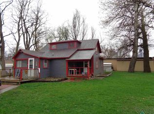 505 E 3rd St, Dell Rapids, SD 57022