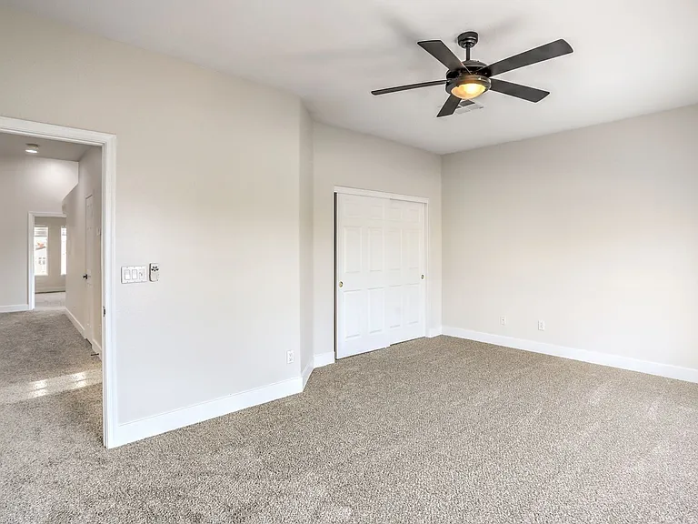 8910 Minsk Ct — Photo 31
