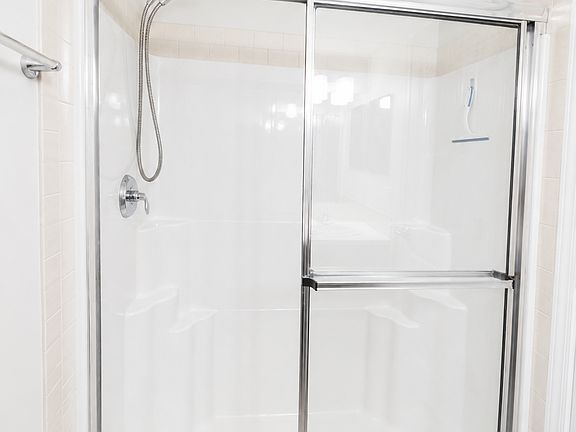 5th image of 3715 Whitelaw Ln NW #103