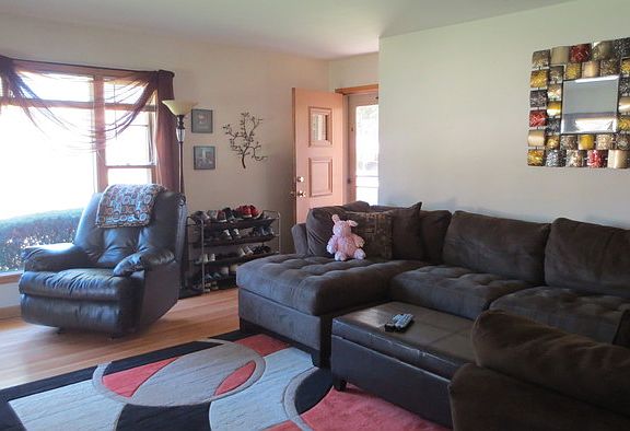 4th image of 1435 N 117th St