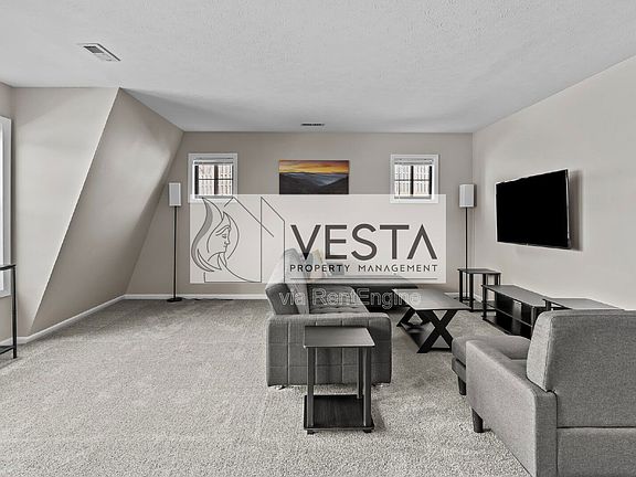 4th image of 588 Ray Hill Rd #D