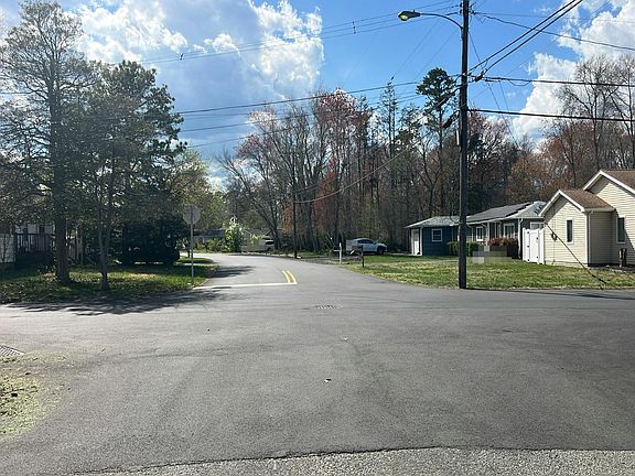 5th image of 41 Letts Landing Rd