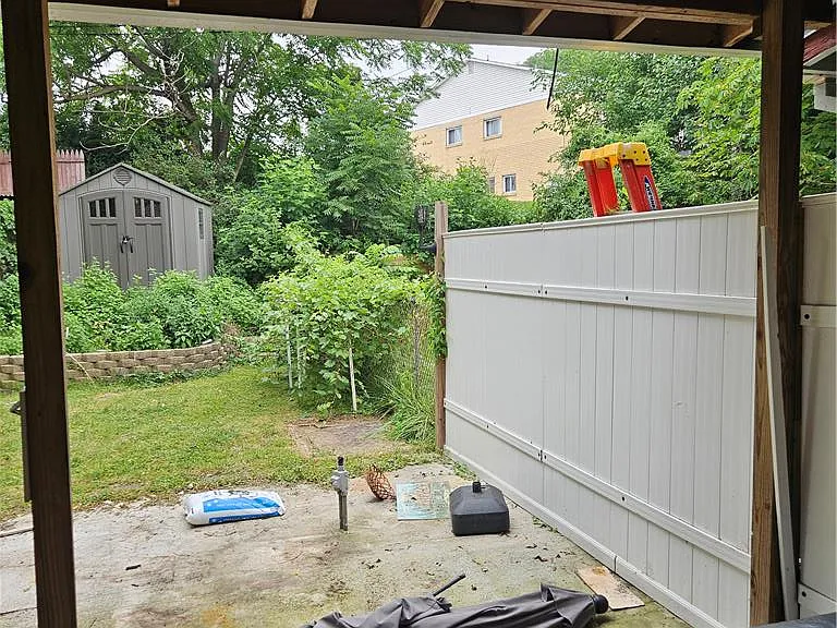 661 W Brookdale St — Photo 20