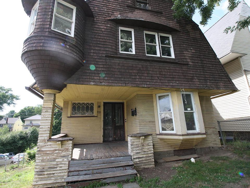 2nd image of 601 Prescott Ave