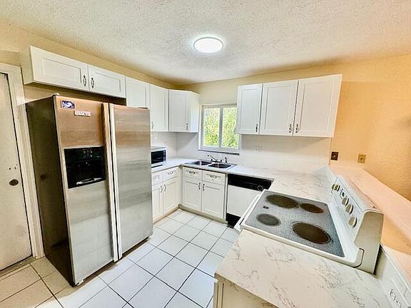 4th image of 2810 NW 8th Ct