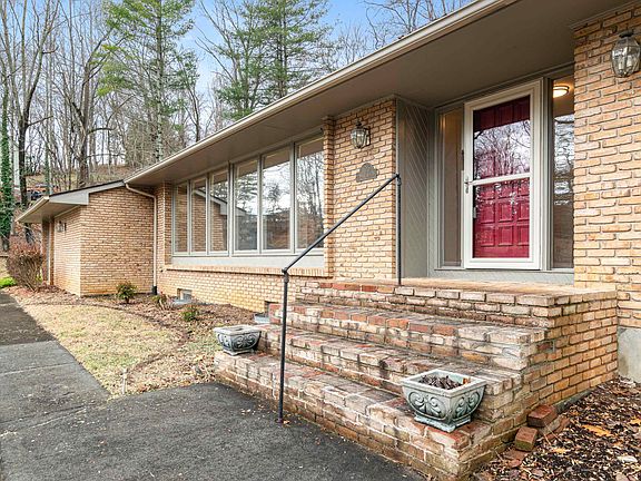 5th image of 106 Hidden Valley Dr