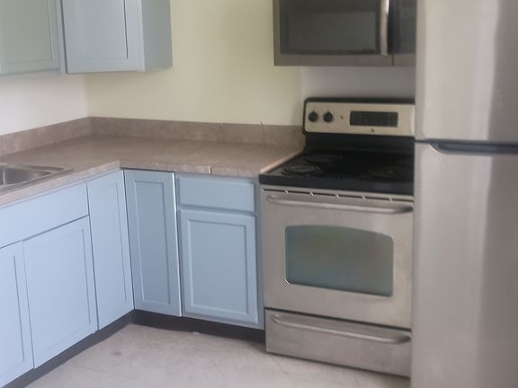 3rd image of 3325 Garland Ave