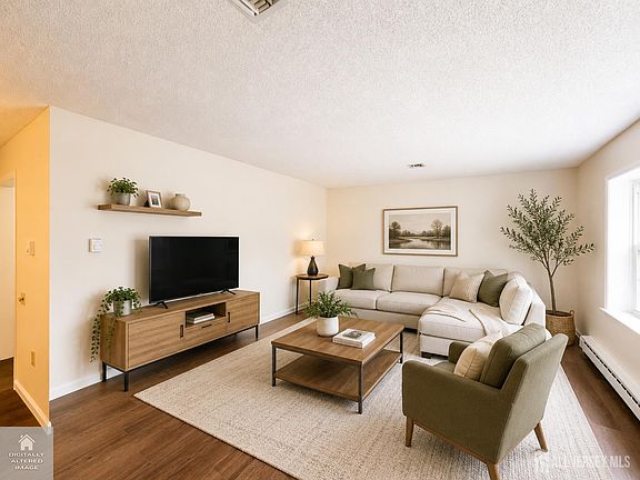 4th image of 243C Mayflower Way