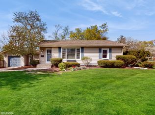 817 E Forest Ave, Wheaton, IL 60187