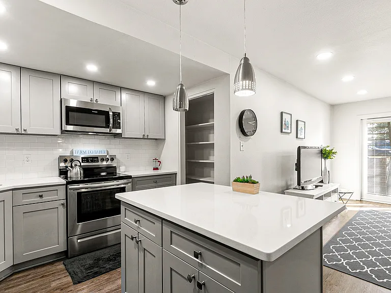 2355 Grove St #6 — Photo 14