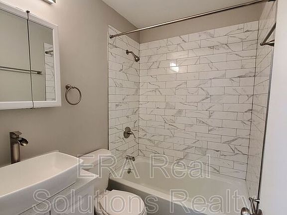 4th image of 1641 Carstare Dr