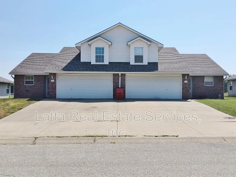 3 bed, 2.0 bath, 1135 sqft, $1,475 — Photo 1