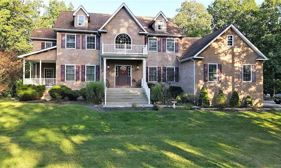 1st image of 25 Glen Rock Cir