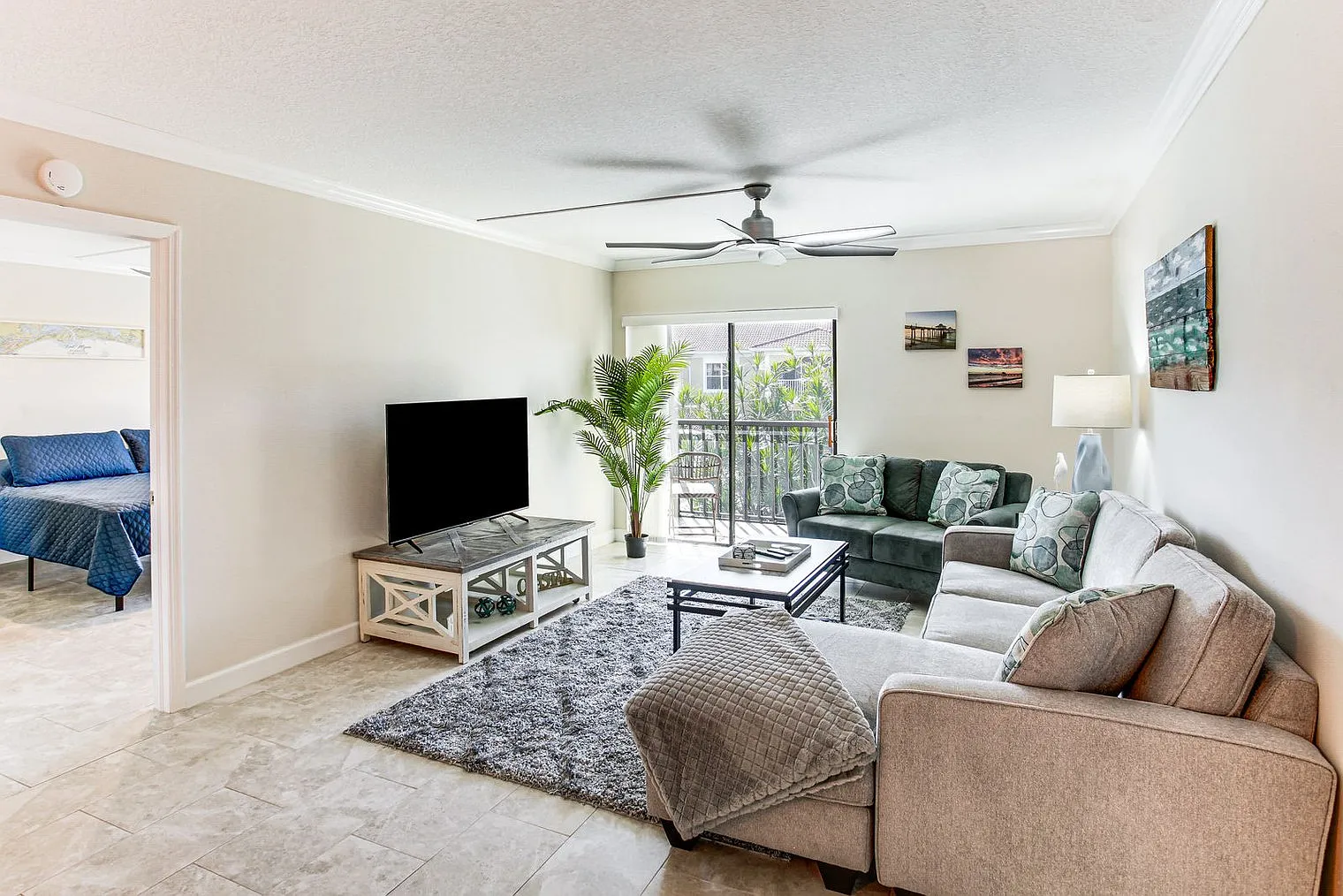 2 bed, 2.0 bath, 1076 sqft, $2,483 — Photo 2