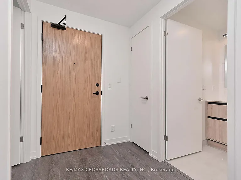 8 Beverley Glen Blvd #C310 — Photo 6