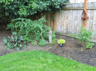 445 NE Laddington Ct, Portland, OR