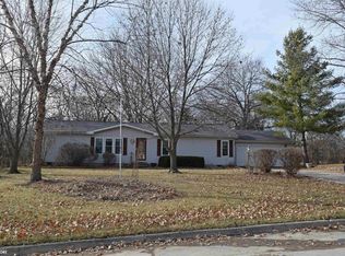 1600 Woodside Cir, Fairfield, IA 52556