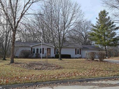 1600 Woodside Cir, Fairfield, IA, 52556