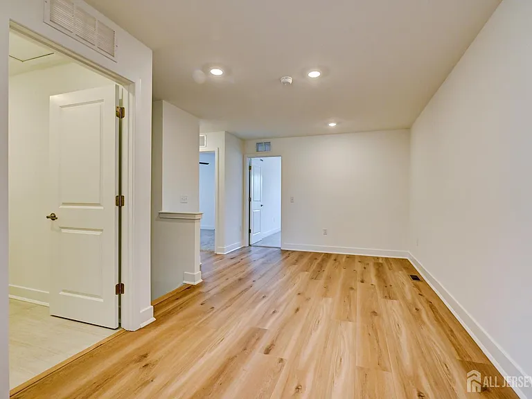 13 Griffin Ln — Photo 35