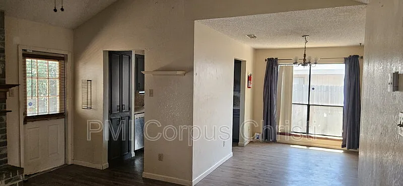 3 bed, 2.0 bath, 1078 sqft, $1,650 — Photo 4