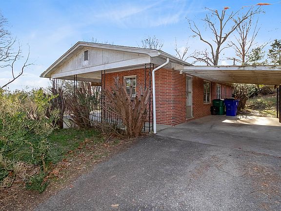 3rd image of 1009 Highland Cir