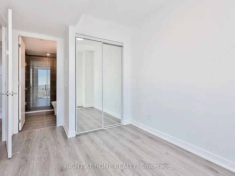 100 Queen St E #2805 — Photo 14