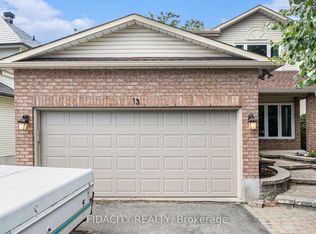 13 Vesta St, Ottawa, ON K2J 3Y8