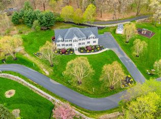 2 Pageant Way, Westford, MA 01886