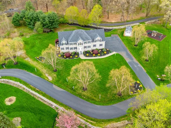 2 Pageant Way, Westford, MA 01886