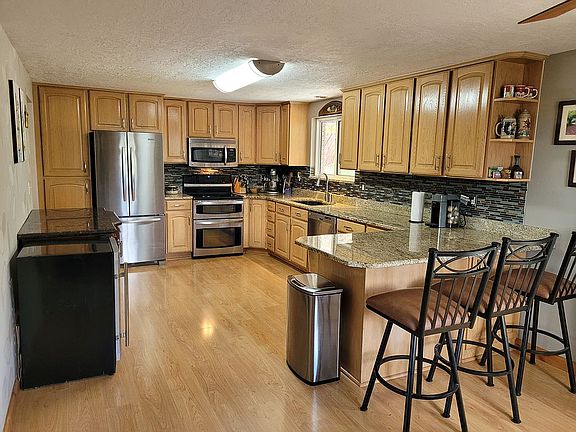 Remodeled Kitchen w/Granite