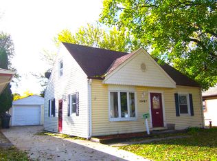 10427 W Schlinger Ave, West Allis, WI 53214