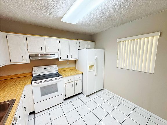 4th image of 1820 SW 81st Avenue #3201