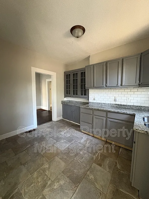 3 bed, 2.0 bath, 1134 sqft, $1,100 — Photo 3