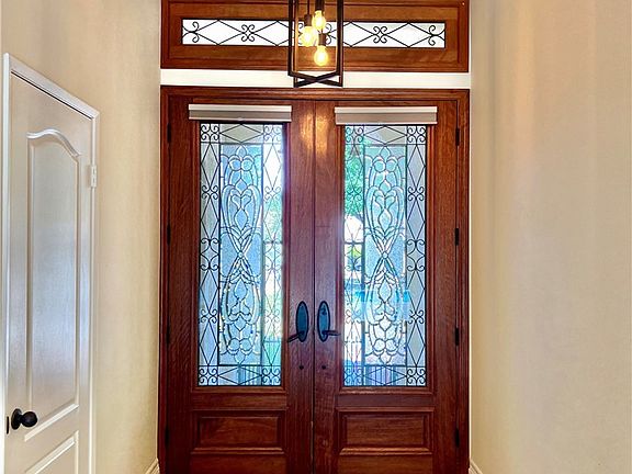 2nd image of 10401 Garden Grove Ave