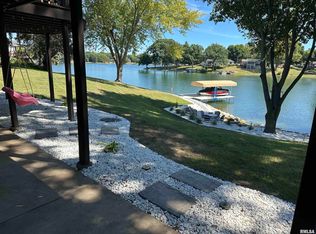 509 Juniper Dr, Petersburg, IL 62675