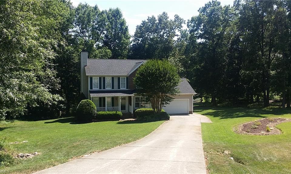1st image of 402 Evergreen Ct
