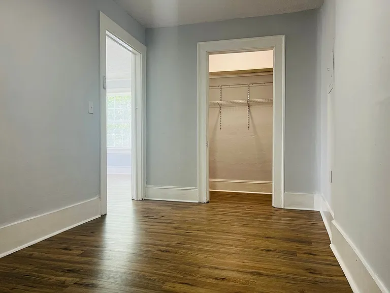 504 Broad St — Photo 11