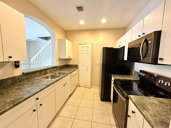 3rd image of 2244 NE 42nd Ave #2244