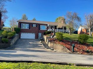 117 Honeysuckle Ln, Huntington, WV