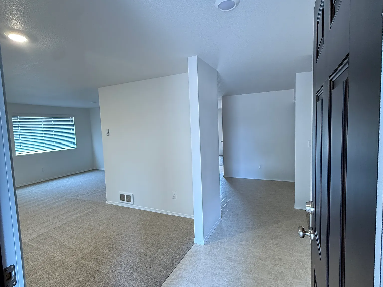 4 bed, 1920 sqft, $3,000 — Photo 2