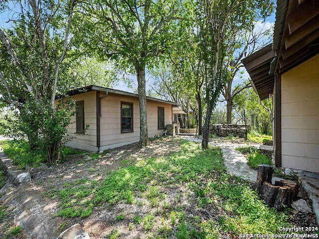 932 Toepperwein Rd — Photo 18