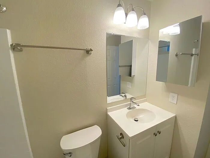 1100 Sutro St — Photo 23