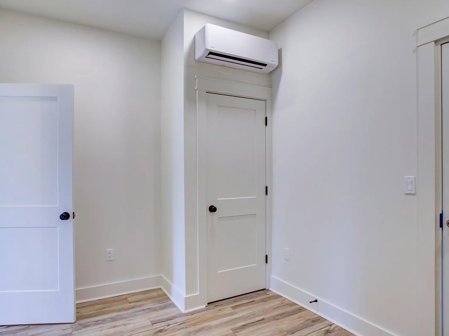 11 East Walnut Street - 3 — Photo 2