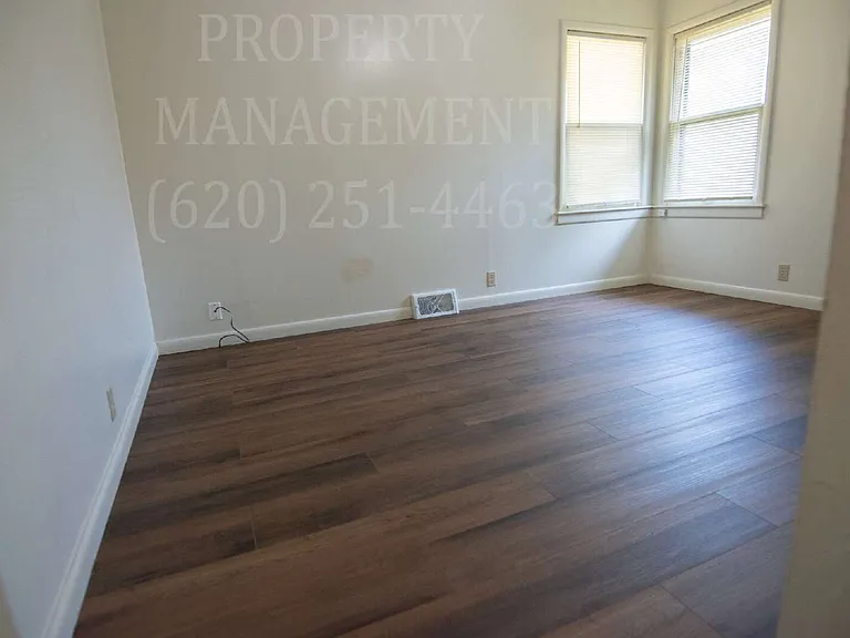 704 S Cline Rd — Photo 8
