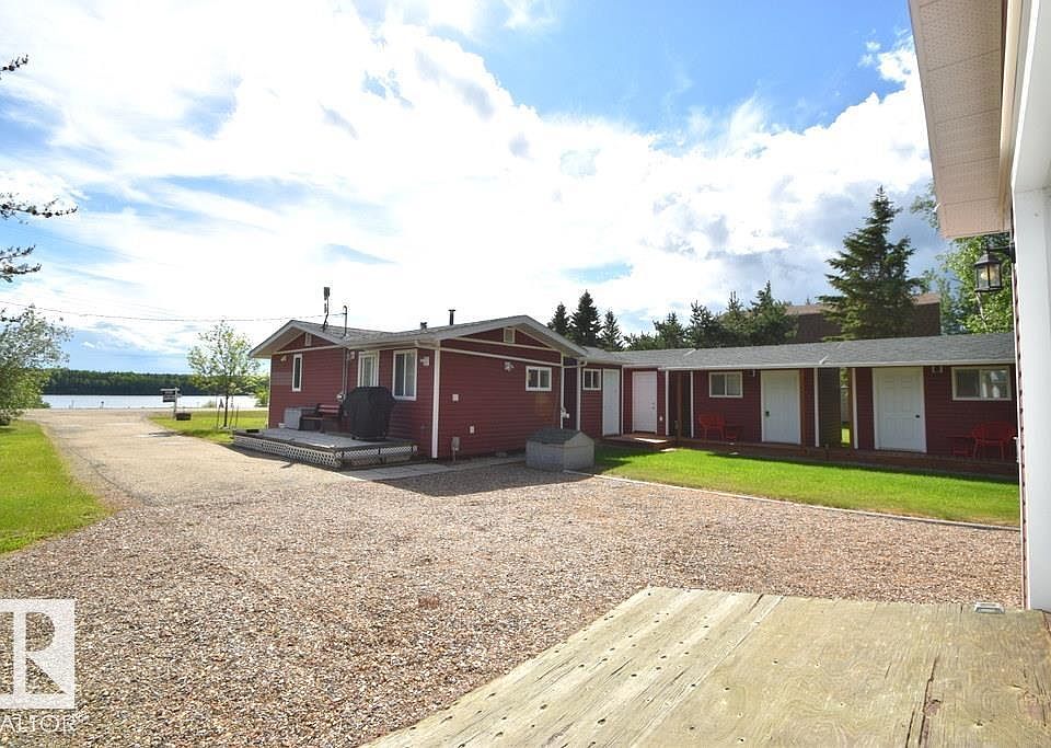 1st image of 1214 Birch Cres