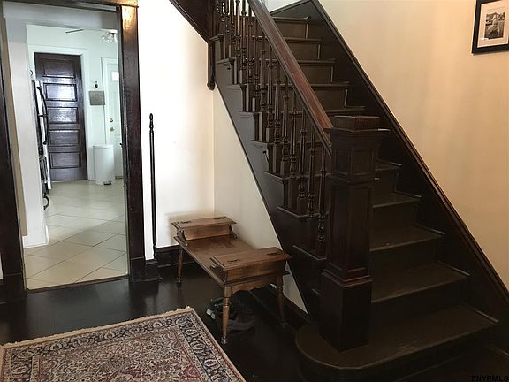5th image of 61 Grove Ave