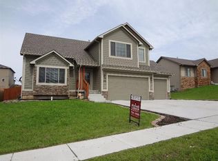 1916 Buckshot Dr, Junction City, KS 66441