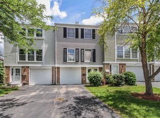 2012 Oxford Ct, Schaumburg, IL 60194
