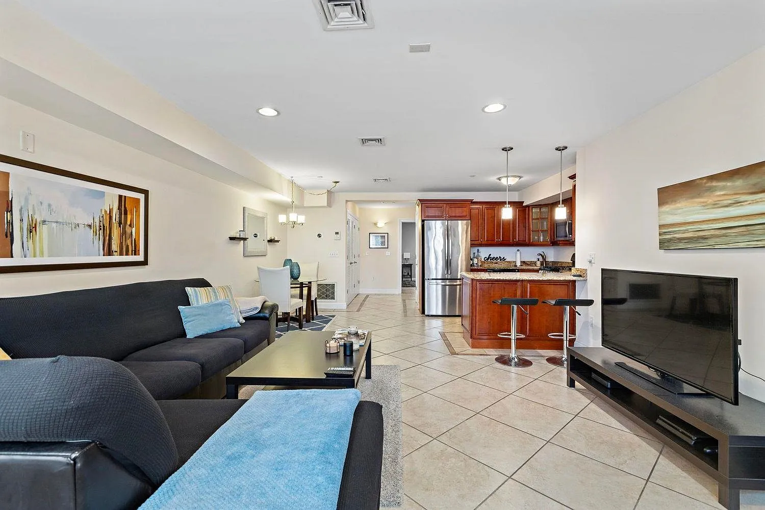 1 bed, 1.0 bath, 825 sqft, $2,350 — Photo 1